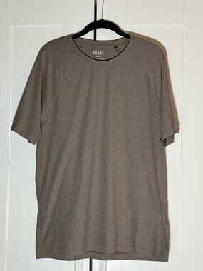 RHONE Men's Short Sleeve Tech Shirt in Heather Brown